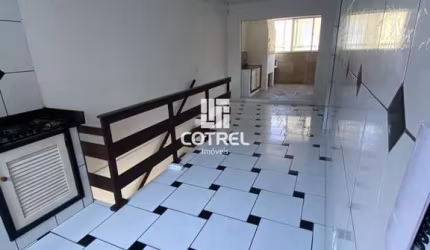 Cobertura central 4 dormitórios sendo 2 suítes localizada na cidade de Santa Mar