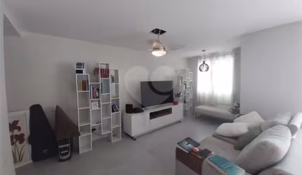 Casa com 3 quartos à venda em Camboinhas - RJ