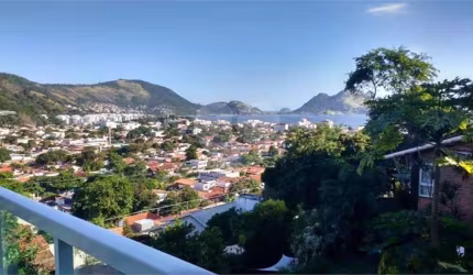 Casa com 3 quartos à venda em São Francisco - RJ