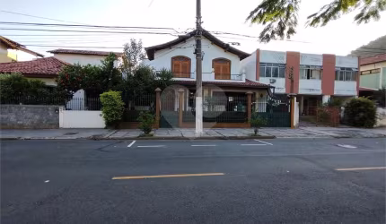 Casa com 5 quartos à venda em São Francisco - RJ