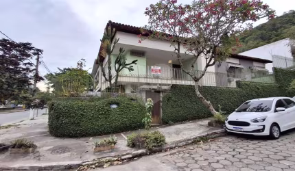 Casa com 4 quartos à venda ou para locação em São Francisco - RJ