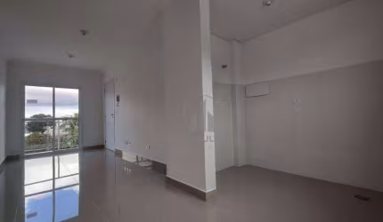 Apartamento três quartos/suíte e duas vagas cobertas