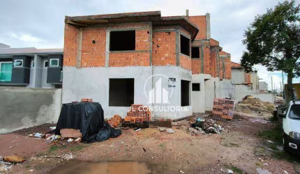 Sobrado de esquina no Vitória Régia - CIC com três quatos sendo uma suíte