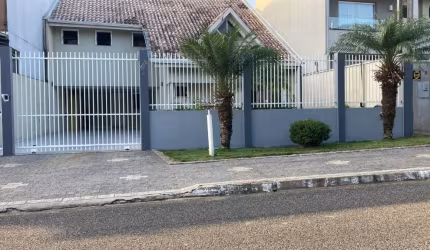 Lindo sobrado no Centro de Pinhais