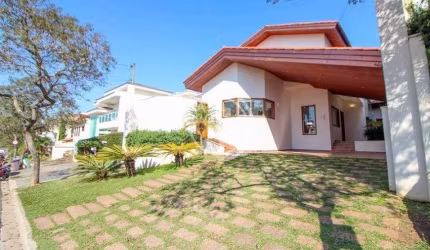 Casa de condomínio sobrado para venda possui 324 metros quadrados com 3 quartos