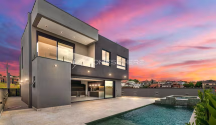 Condomínio São Paulo II Rua Waldyr Francisco Luciano, Granja Viana, Cotia - SP. Casa de condomínio à venda, nova, 486 m², 4 suítes, lazer e 5 vagas