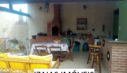 COD 722: CASA DE ESQUINA EM JACONÉ