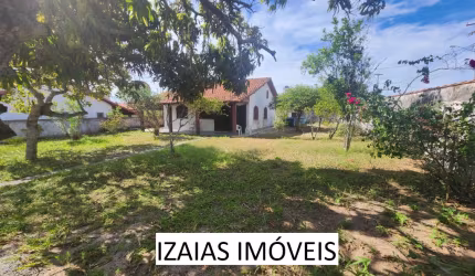 COD 419: ÓTIMA CASA DE ESQUINA PRÓXIMO A PRAIA - SAQUAREMA.