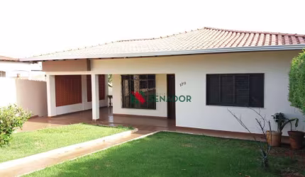 Casa com 3 dormitórios à venda, 300 m² por R$ 670.000,00 - Jardim Shangri-la A - Londrina/PR