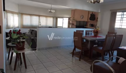 Casa com 3 quartos à venda na Rua Ernesto Bergamasco, 229, Vila Real, Hortolândia, 200 m2 por R$ 700.000