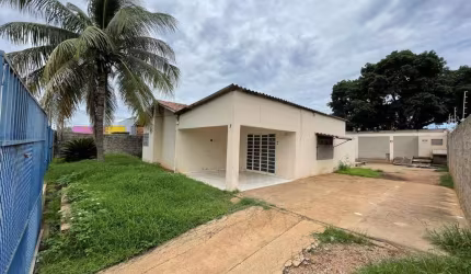 Casa Comercial para Venda em Cuiabá, Jardim Imperial, 3 dormitórios, 1 banheiro, 4 vagas