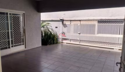 CASA À VENDA NO BAIRRO SANTA MARIA