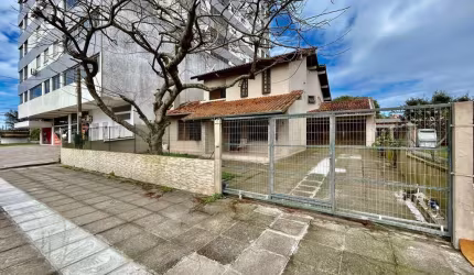 Casa com 3 quartos à venda na Flavio Boianoski rua ceci, Zona Nova, Capão da Canoa, 297 m2 por R$ 890.000