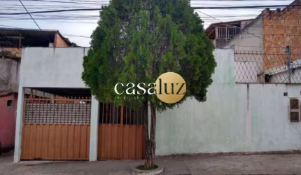 Casa localizada no bairro Imbiruçu/ Betim