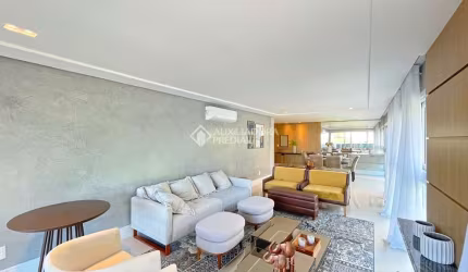 Apartamento com 3 quartos para alugar na Rua Doutor Possidônio Cunha, 165, Vila Assunção, Porto Alegre, 174 m2 por R$ 19.000