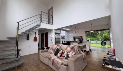 Casa em condomínio fechado com 4 quartos para alugar na Estrada Cristóvão Machado de Campos, 2270, Vargem Grande, Florianópolis, 210 m2 por R$ 6.900