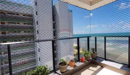 Oásis à Beira-Mar: Apartamento de 65m² com 3 Quartos e Vista Deslumbrante!
