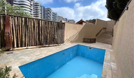 Condomínio com 4 quartos à venda em Jardim Vitória Régia - SP