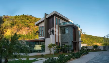 Casa com 3 Quartos 3 Suítes