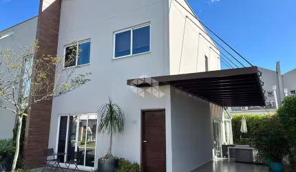 Casa Dois Andares 3 Quartos 1 Suíte