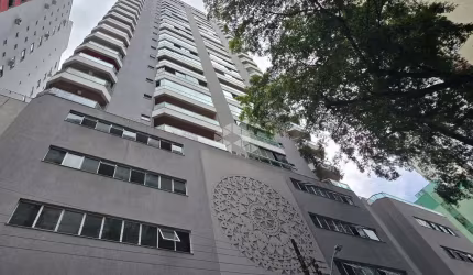 Apartamento com 3 Dormitórios, 2 Banheiros, 1 Suíte, 2 Vagas de garagem no centro de Balneário Camboriu.
