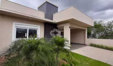 Linda casa térrea de 130 m², 3 dormitórios sendo 1 suíte, 2 vagas de garagem.
