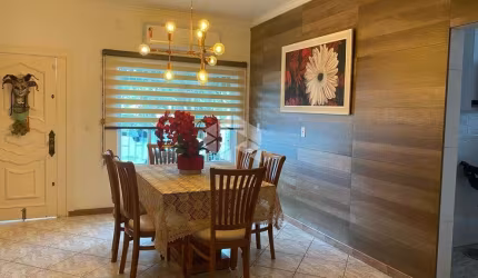 Casa com 05 quartos/dormitórios em Barreiros