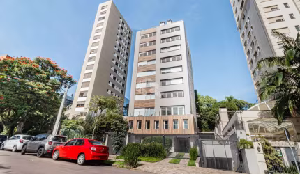 Apartamento mobiliado, 53,67m², com 01 suíte,  02 banheiros, 02 vagas no Bairro Três Figueiras, Porto Alegre.