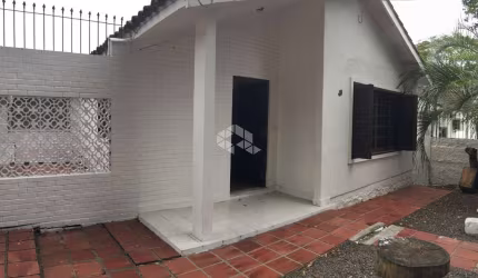 Casa 3 dormitórios com suíte à venda no bairro Patronato em Santa Maria