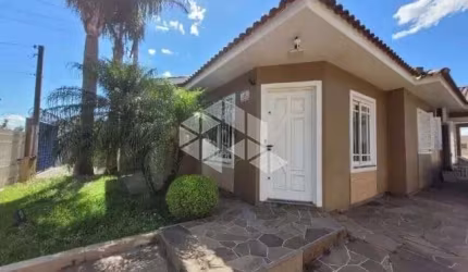 Casa com 3 quartos Espaço gourmet com churrasqueira no bairro Patronato em Santa Maria