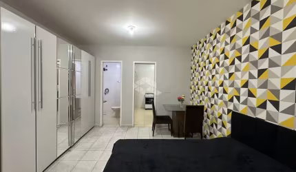 Apartamento Kitnet com 1 dormitório e sacada A Venda  na Rua Senador Cassiano do Nascimento 85, apto 203, Menino Jesus, Santa Maria