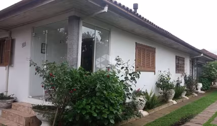 Casa com 4 quartos no Centro Canela