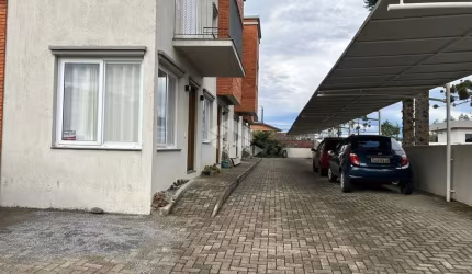 Casa a venda em Canela junto ao centro