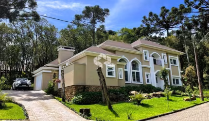 Casa à Venda no Condomínio Pinheiro Grosso