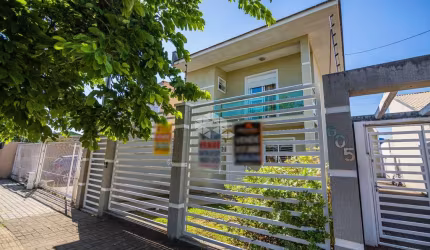 Casa/Sobrado em condomínio semi mobiliado no Bairro Rio Branco, 3 Quartos sendo 1 suíte com sacada, espaço gourmet com churrasqueira, 2 vagas