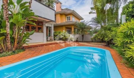 CASA EM CONDOMÍNIO ALTO PADRÃO, 5 DORMITÓRIOS, 3 SUÍTES E 4 BOX!