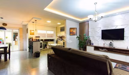 Casa sobrado, com 3 dormitórios, sendo uma suíte, vaga para 2 veículos, no Bairro Igara, na Cidade de Canoas. Aceira Financiamento Bancário