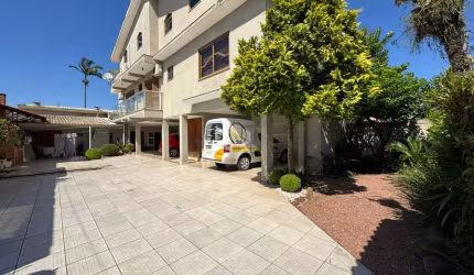 Casa Sobrado de Alto Padrão com 3 Suítes e Lazer Completo em Igara