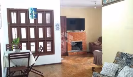 Casa sobrado de 3 quartos no bairro Marechal Rondon em Canoas.