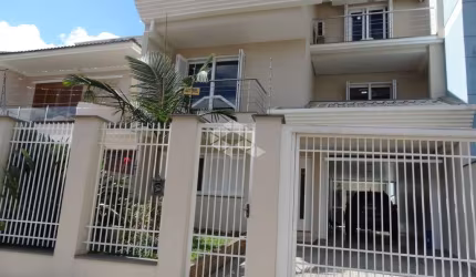 Casa com 3 quartos, piscina, semi-mobiliada no Centro de Canoas (Aceita dação de apartamento em são Leopoldo)