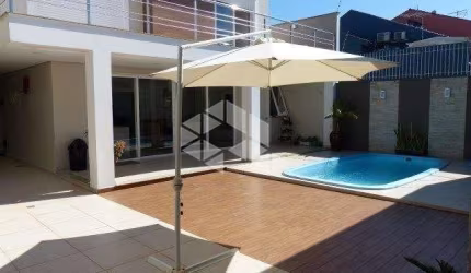 Casa 3 dormitorios  amplo patio  4 vagas