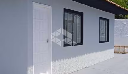 Casa com 3 quartos e 1 banheiro á venda por R$ 319.000 em Colombo-PR
