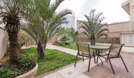 Casa 233m² com 4 Quartos e 4 Banheiros à Venda no Bairro Jardim Itu