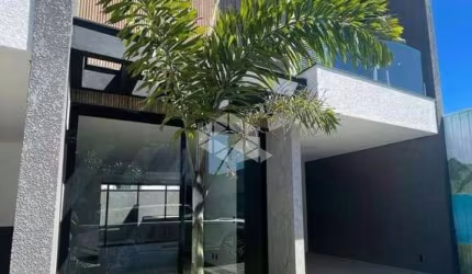 Sobrado á venda no Residencial Vila do Papagaio, casa 16.