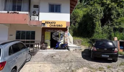 Sala Comercial no maior fluxo da entrada de Bombinhas/SC