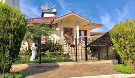 Casa com 3 dormitórios, sendo 1 suíte, a venda no bairro Campestre em Lajeado/RS