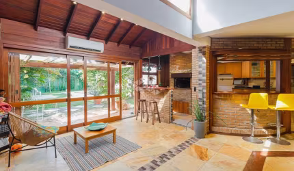 casa maravilhosa e espaçosa no chacara das pedras