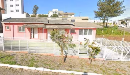 Casa com 112m2, 3 quartos, 2 vagas de garagem no bairro Imigrante