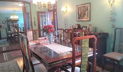 Casa residencial à venda, 2 dormitórios, 4 vagas, no bairro Chácara das Pedras - Porto Alegre/RS
