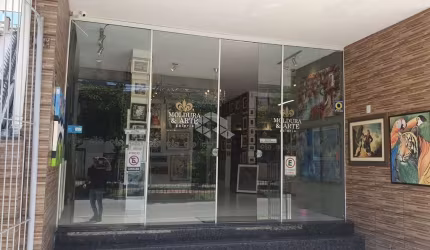 Casa comercial com 153,99 m²  no Centro de Florianópolis, com piso cerâmica. - SC